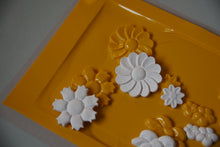 Laden Sie das Bild in den Galerie-Viewer, PET-A | Meterware | 0,3 mm | gelb | Tiefziehfolie | Thermoform