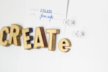 Laden Sie das Bild in den Galerie-Viewer, beschreibbare magnethaftende Whiteboardfolie | Tafelfolie | Meterware | glänzend | matt | weiß | Eisenfolie | Büro | Moderation | Seminarraum